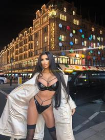 What's the name of this pornstar?