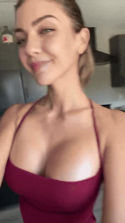 What's the name of this pornstar?