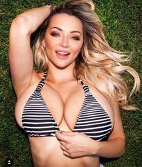 lindsey pelas