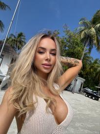 What's the name of this pornstar?