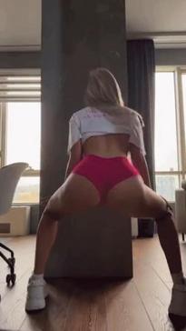 What's the name of this pornstar?