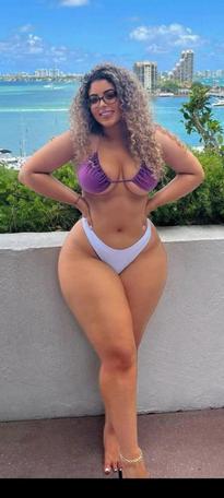What's the name of this pornstar?