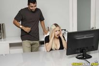 What's the name of this pornstar?