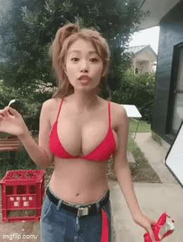 What's the name of this pornstar?