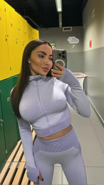 What's the name of this pornstar?