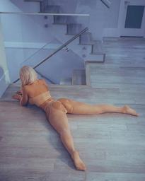 What's the name of this pornstar?
