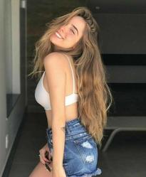 What's the name of this pornstar?