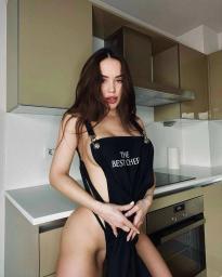 What's the name of this pornstar?
