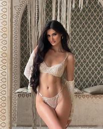 What's the name of this pornstar?