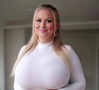 What's the name of this pornstar?