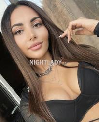 What's the name of this pornstar?