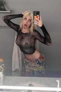 What's the name of this pornstar?