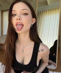 What's the name of this pornstar?