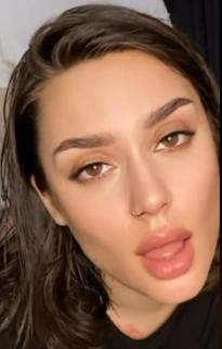 What's the name of this pornstar?