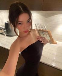 What's the name of this pornstar?