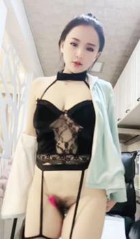 What's the name of this pornstar?