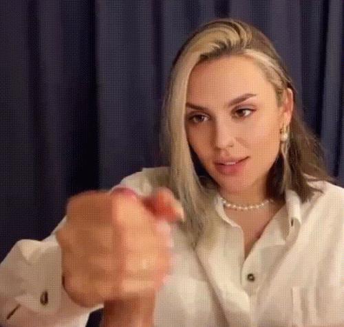 What's the name of this pornstar?