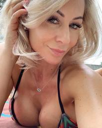What's the name of this pornstar?