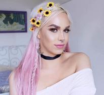 What's the name of this pornstar?