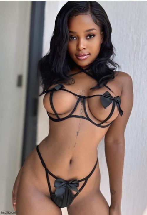 What's the name of this pornstar?