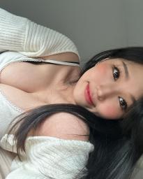 Aikuros on IG, Hyoon on Twitch.  She's amazing, sadly no porn/nudes.  https://imginn.com/p/CqoKpJ1pPZO/ 