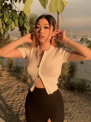 Whats this girl name? Source? Full photoshoot?