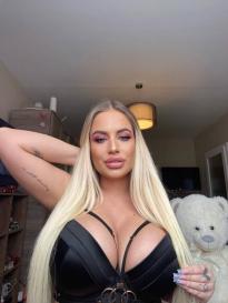 What's the name of this pornstar?