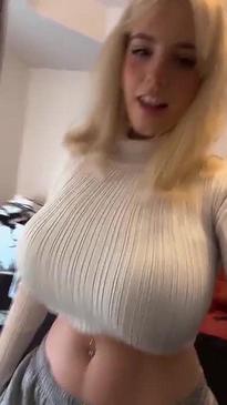 What's the name of this pornstar?
