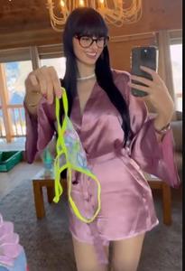 What's the name of this pornstar?