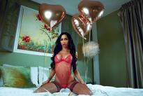 What's the name of this pornstar?