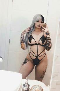 What's the name of this pornstar?