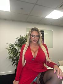 Nicole Bond