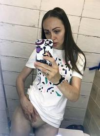 What's the name of this pornstar?