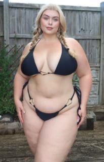 What's the name of this pornstar?