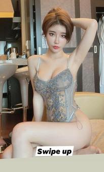 What's the name of this pornstar?