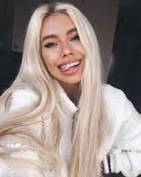 What's the name of this pornstar?