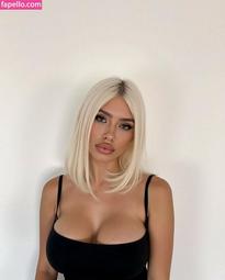 What's the name of this pornstar?