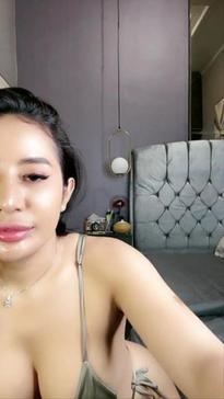 What's the name of this pornstar?