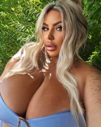 What's the name of this pornstar?