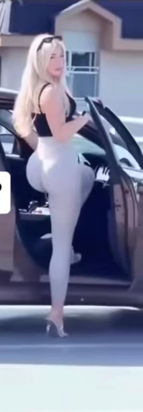 What's the name of this pornstar?