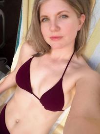 Housewife Ginger @HousewifeGinger ----- https://twitter.com/HousewifeGinger