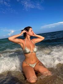 What's the name of this pornstar?