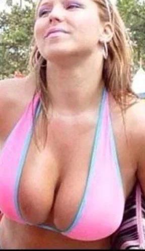 What's the name of this pornstar?