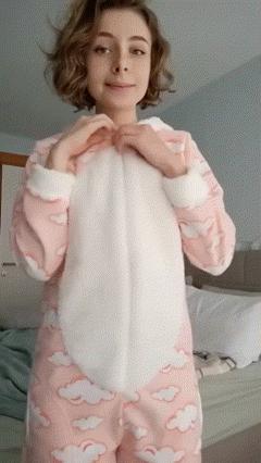 https://x.com/MinnieMintaka