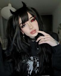 What's the name of this pornstar?