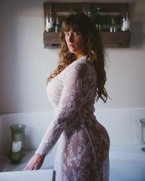 What's the name of this pornstar?