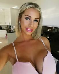 What's the name of this pornstar?