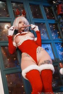 gallery girl is
