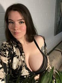 (Luisa) Reddit: https://www.reddit.com/user/Lili_sa_xo/