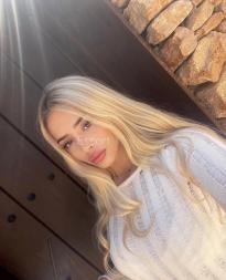 What's the name of this pornstar?